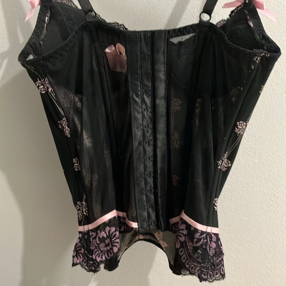 Elegant Black and Pink Lace Bodysuit - Picture 2 of 2